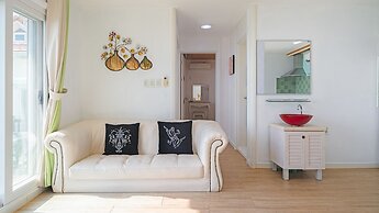 Namhae Montmartre Pension