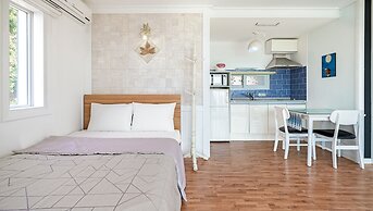 Namhae Montmartre Pension