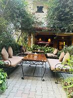 Hotel Middle Path and Spa