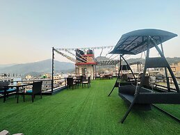 Hotel Middle Path and Spa