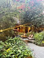 Hotel Middle Path and Spa