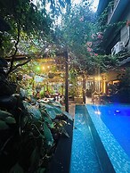 Hotel Middle Path and Spa