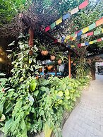 Hotel Middle Path and Spa