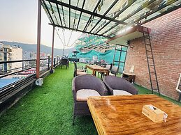 Hotel Middle Path and Spa