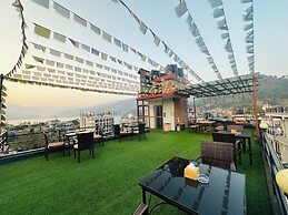 Hotel Middle Path and Spa