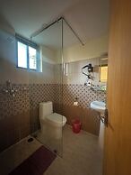 Hotel Middle Path and Spa