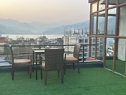 Hotel Middle Path and Spa