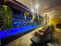 Hotel Middle Path and Spa