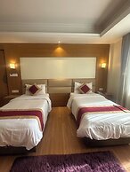 Hotel Middle Path and Spa