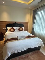 Hotel Middle Path and Spa