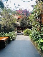 Hotel Middle Path and Spa