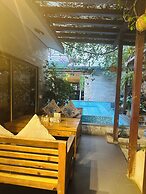 Hotel Middle Path and Spa