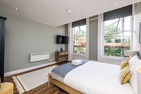 Host Stay Catharine Quarters