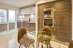 Host Stay Chippenham Close