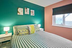 Host Stay Chippenham Close