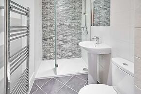 Host Stay Chippenham Close