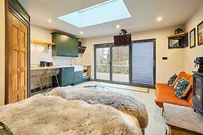 Host Stay The Churchside Well