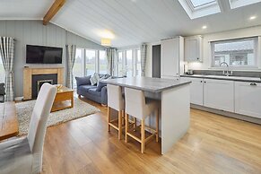 Host Stay Juniper Deluxe Lodge