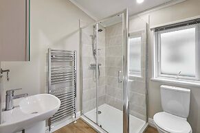 Host Stay Juniper Deluxe Lodge