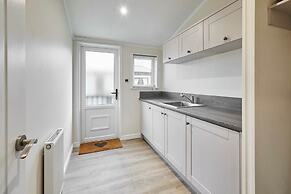 Host Stay Juniper Deluxe Lodge