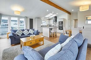 Host Stay Juniper Deluxe Lodge