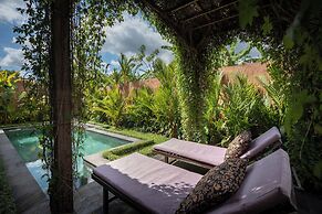 Genie Private Villa by Travellink Bali
