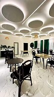New green Horse Hotel