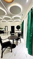 New green Horse Hotel