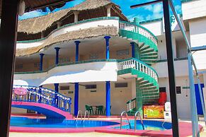 New green Horse Hotel