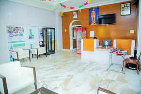 New green Horse Hotel