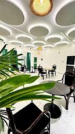 New green Horse Hotel
