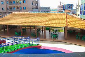 New green Horse Hotel