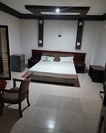 New green Horse Hotel