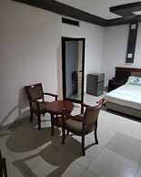 New green Horse Hotel