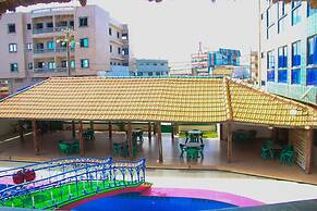 New green Horse Hotel