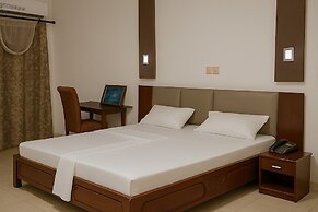 New green Horse Hotel