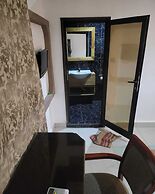 New green Horse Hotel