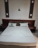 New green Horse Hotel