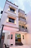 Hotel Roshan Palace