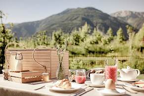 Amolaris Garden Loges & Guesthouse