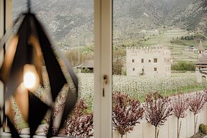 Amolaris Garden Loges & Guesthouse