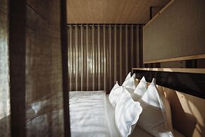 Amolaris Garden Loges & Guesthouse