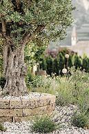 Amolaris Garden Loges & Guesthouse