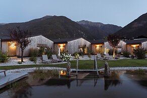 Amolaris Garden Loges & Guesthouse