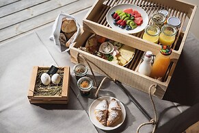 Amolaris Garden Loges & Guesthouse