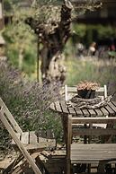 Amolaris Garden Loges & Guesthouse