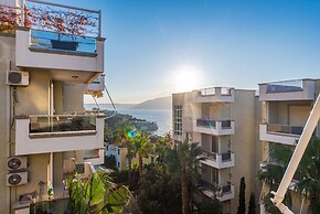 Amazing Canvas by the Sea Free Parking