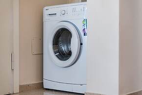 Amazing Canvas by the Sea Free Parking