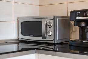 Amazing Canvas by the Sea Free Parking