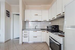 Amazing Canvas by the Sea Free Parking